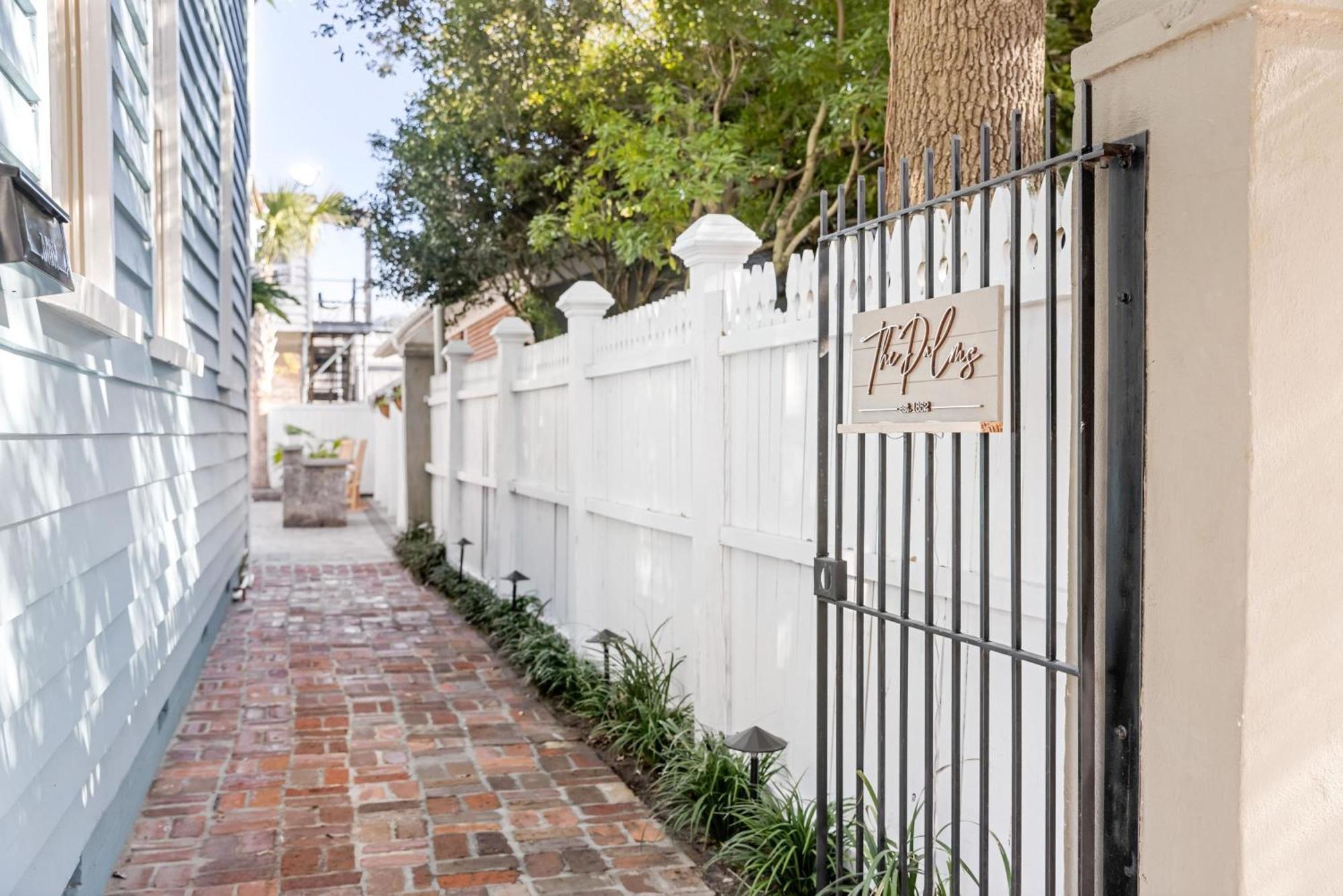 Charming Secluded Courtyard - 1 Block To King Charleston Exterior foto